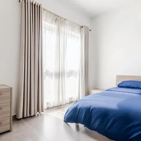 Bright Minutes From The Sea Apartment
