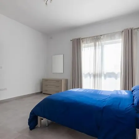 Apartment Bright Minutes From The Sea